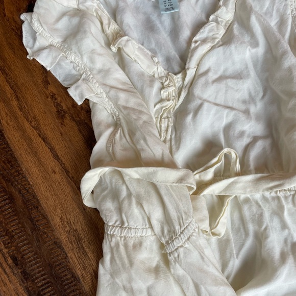 White maternity tank size XL - Picture 4 of 5